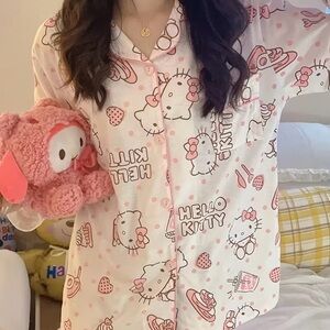 Hello Kitty Women's White and Pink Pajama Set